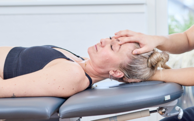 Nakkesmerter og hovedpine – når arbejdsdagen sætter sig i kroppen